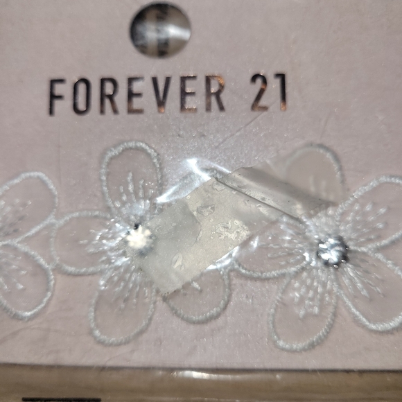 Forever 21 choker NWT 24 Hour Sale - Picture 6 of 7